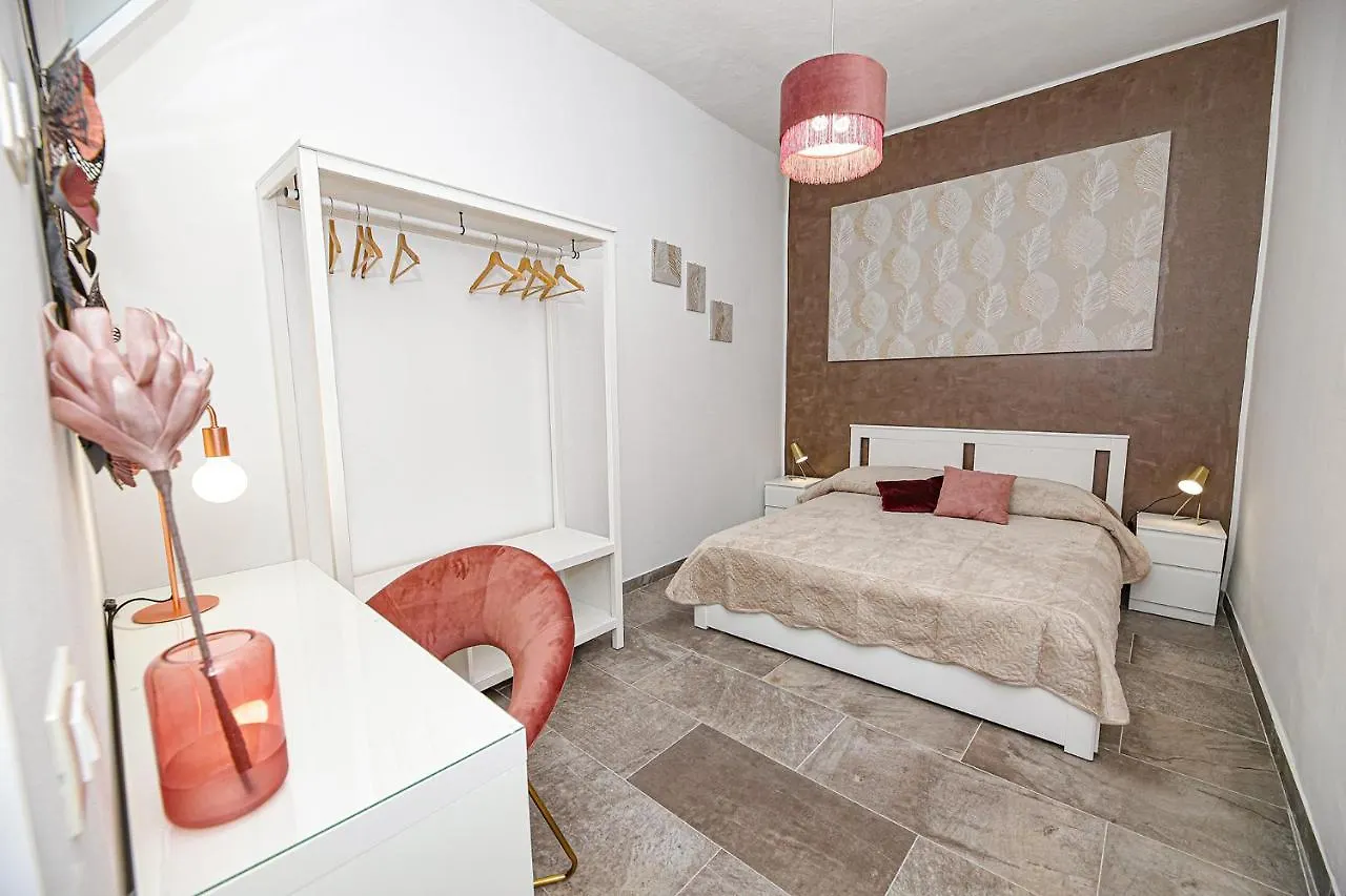 Apartmán Casa Raffadali, In Centro Storico A Palermo 0*,  Itálie
